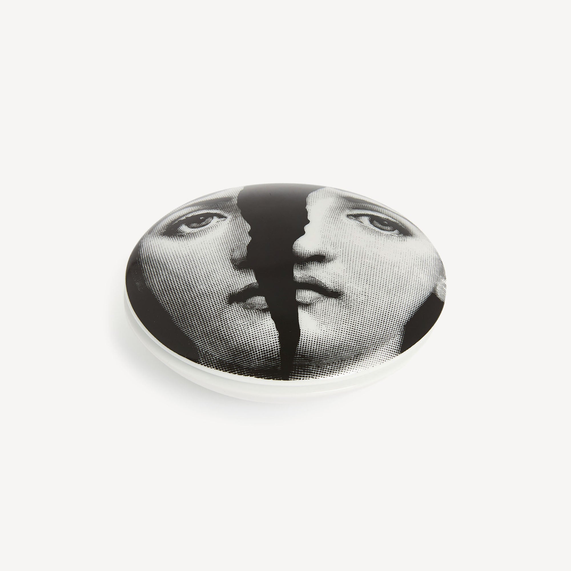fornasetti-tema-e-variazioni-n-10-dose-porzellan-lina image 2