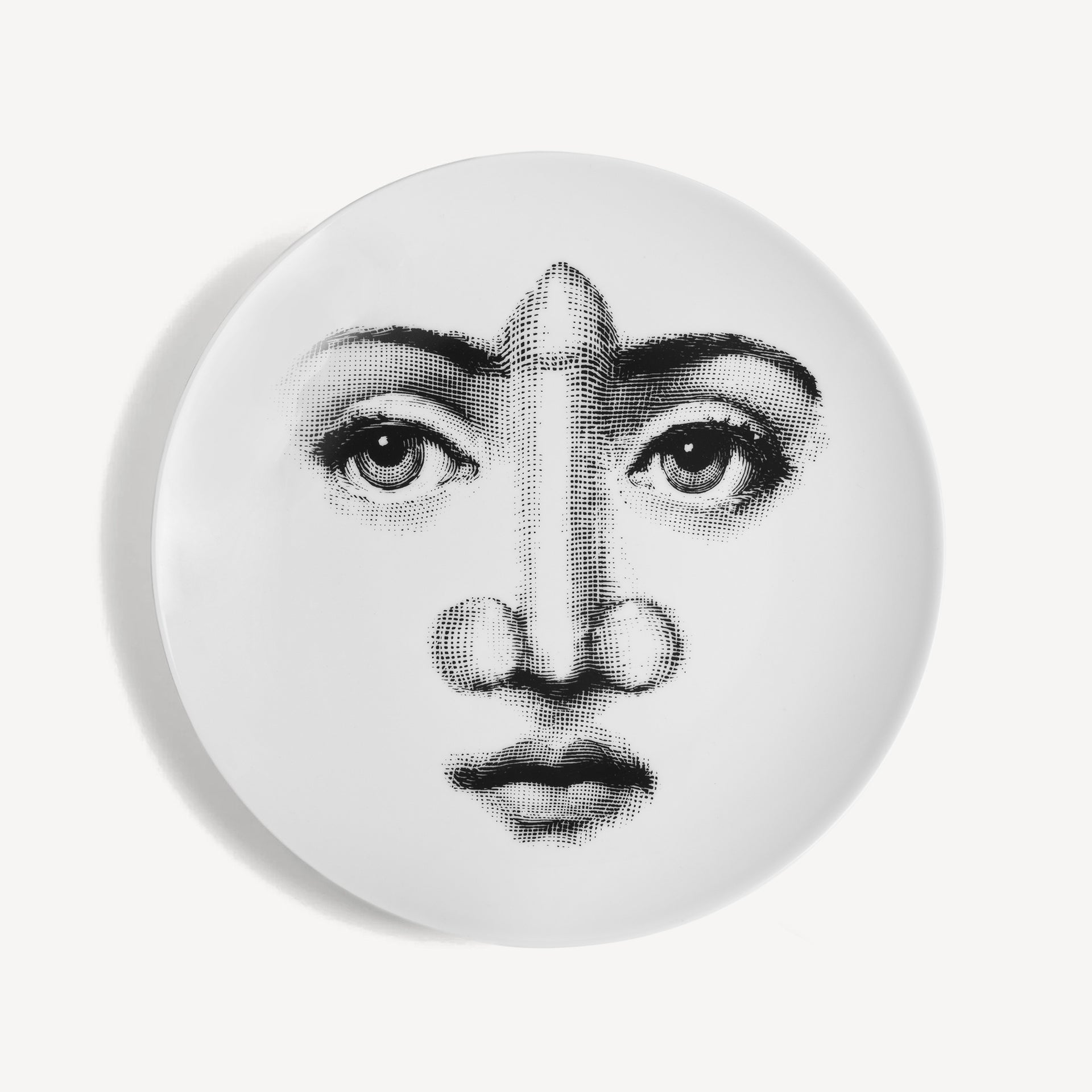 fornasetti-tema-e-variazioni-n-336-wandteller-porzellan-lina-cavalieri image 1