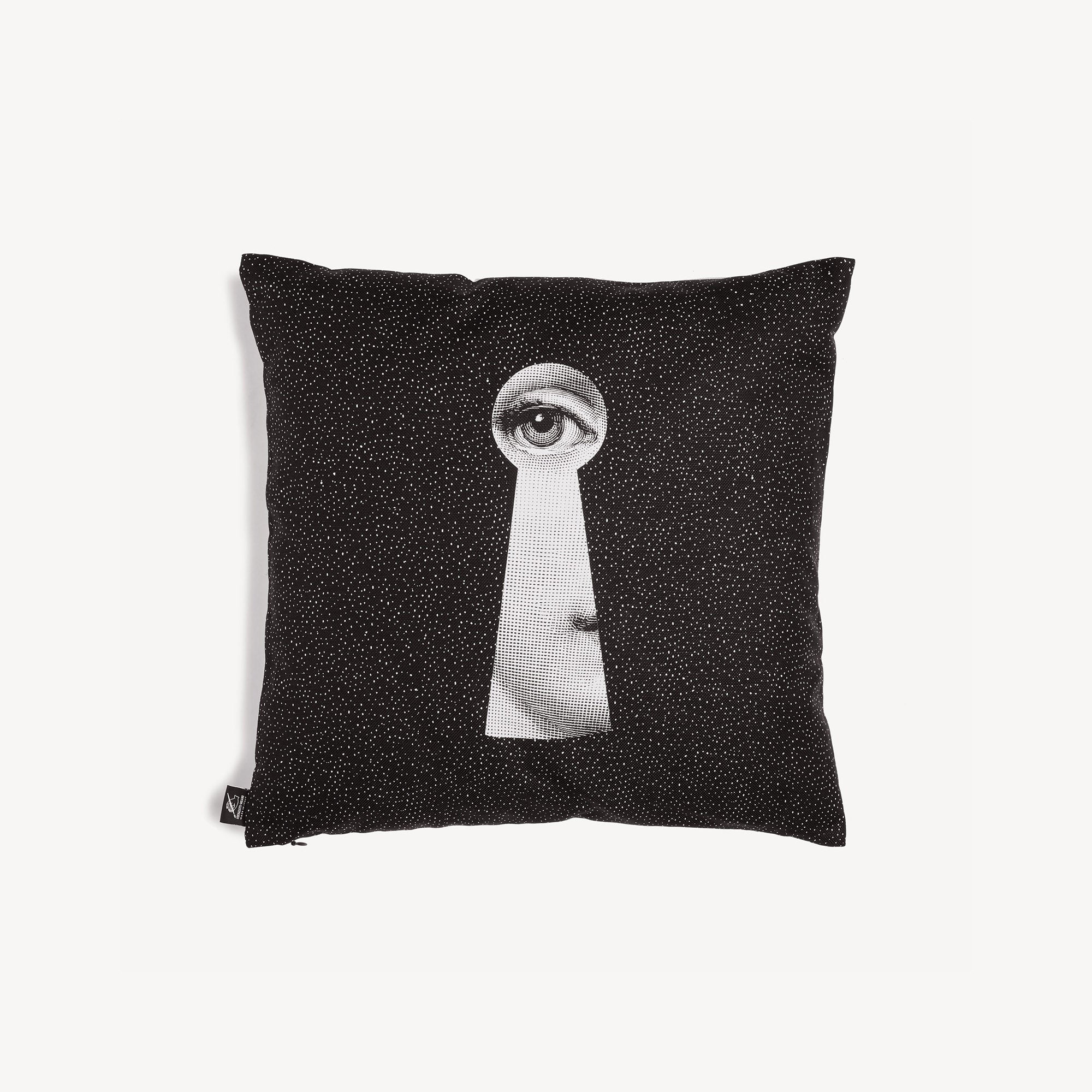 fornasetti-chiave-e-serratura-kissen-cavalieri-motiv image 3