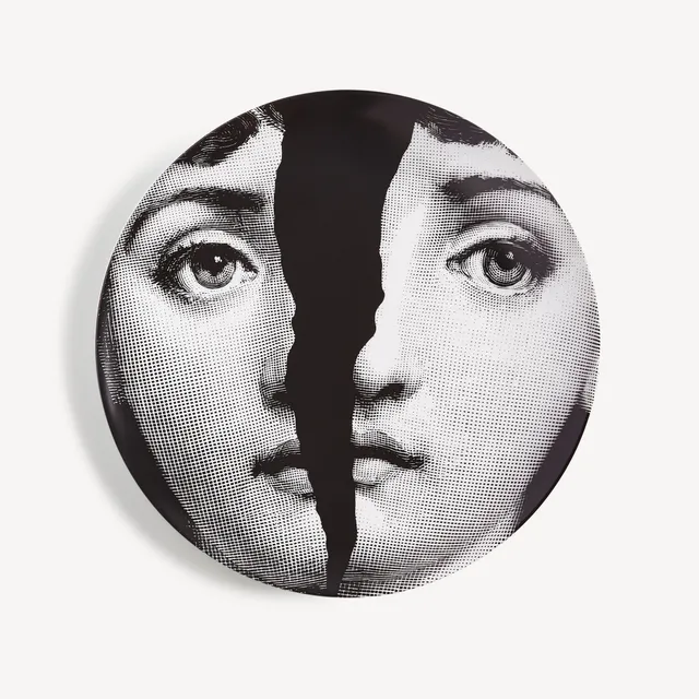 fornasetti-tema-e-variazioni-wandteller-n-10-porzellan-lina-cavalieri image 1
