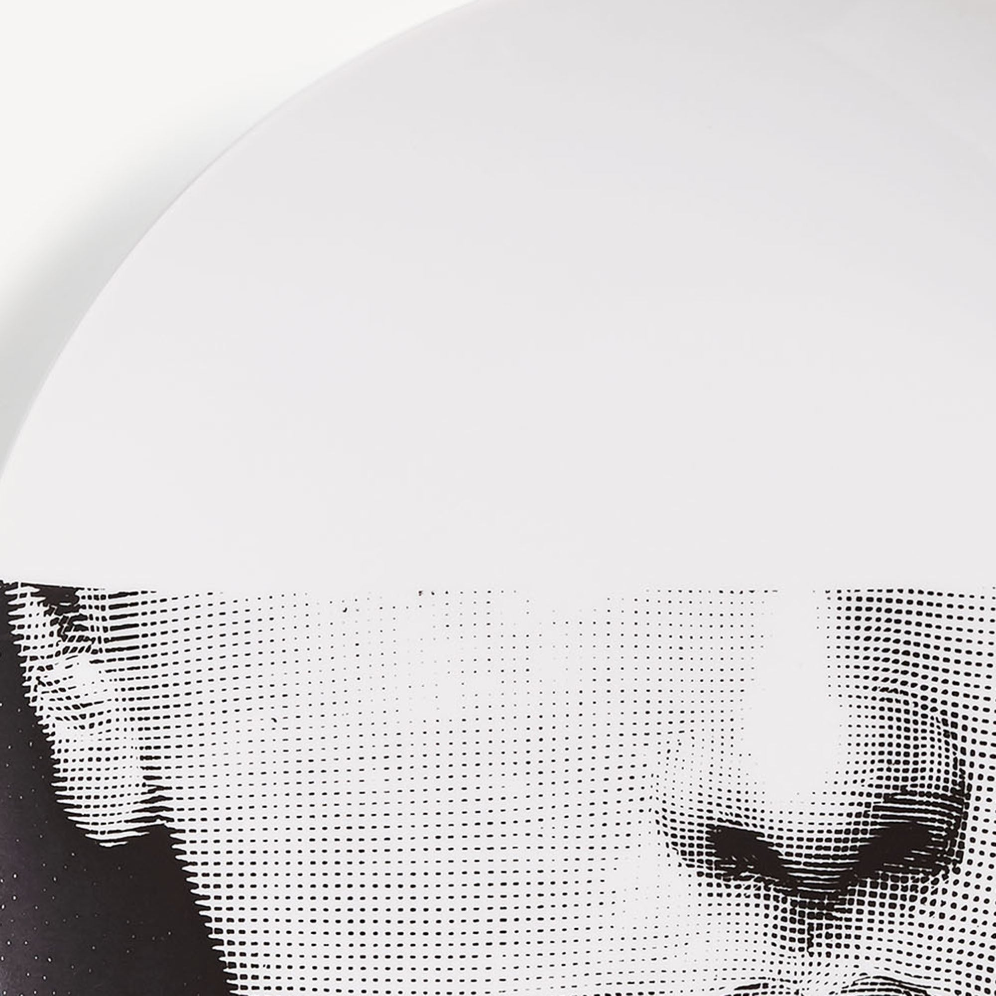 fornasetti-tema-e-variazioni-n-7-wandteller-porzellan-gesicht image 4