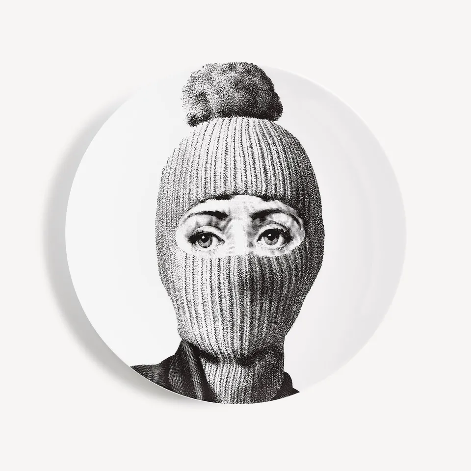 fornasetti-tema-e-variazioni-n-160-wandteller-porzellan-gesicht image 1