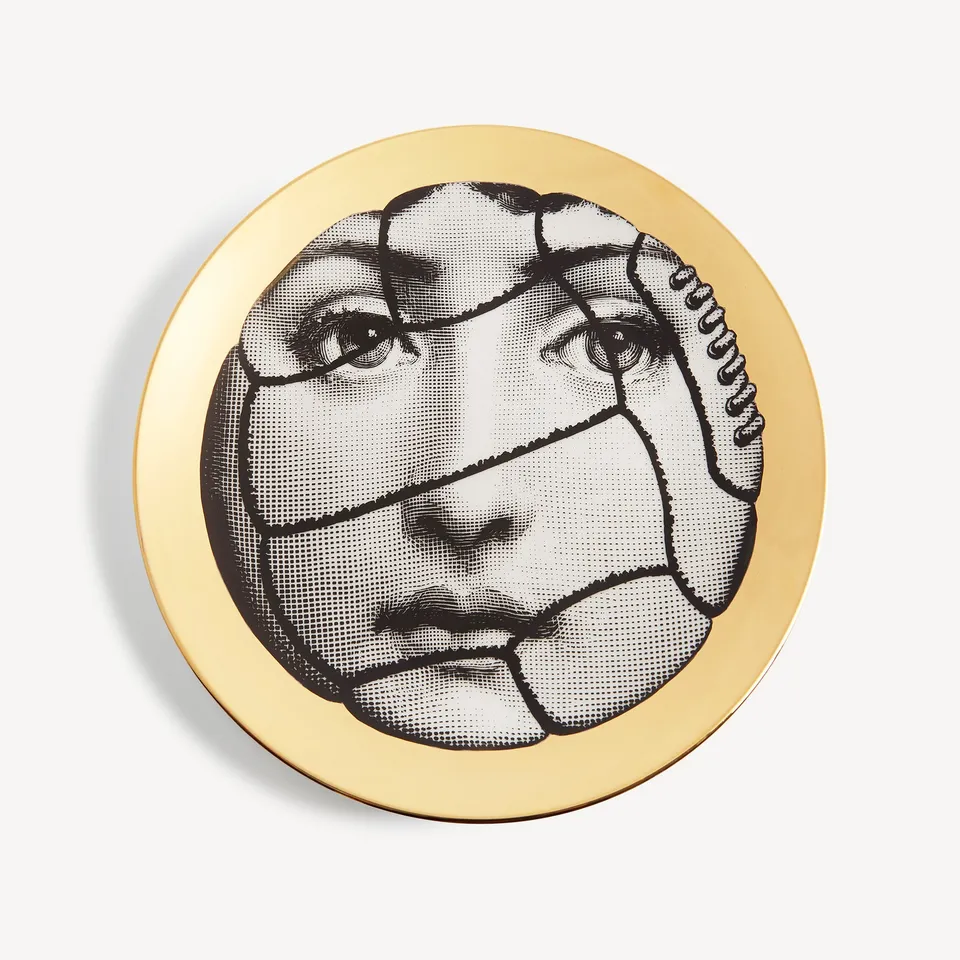 fornasetti-tema-e-variazioni-n-117-wandteller-gold-gesicht image 1
