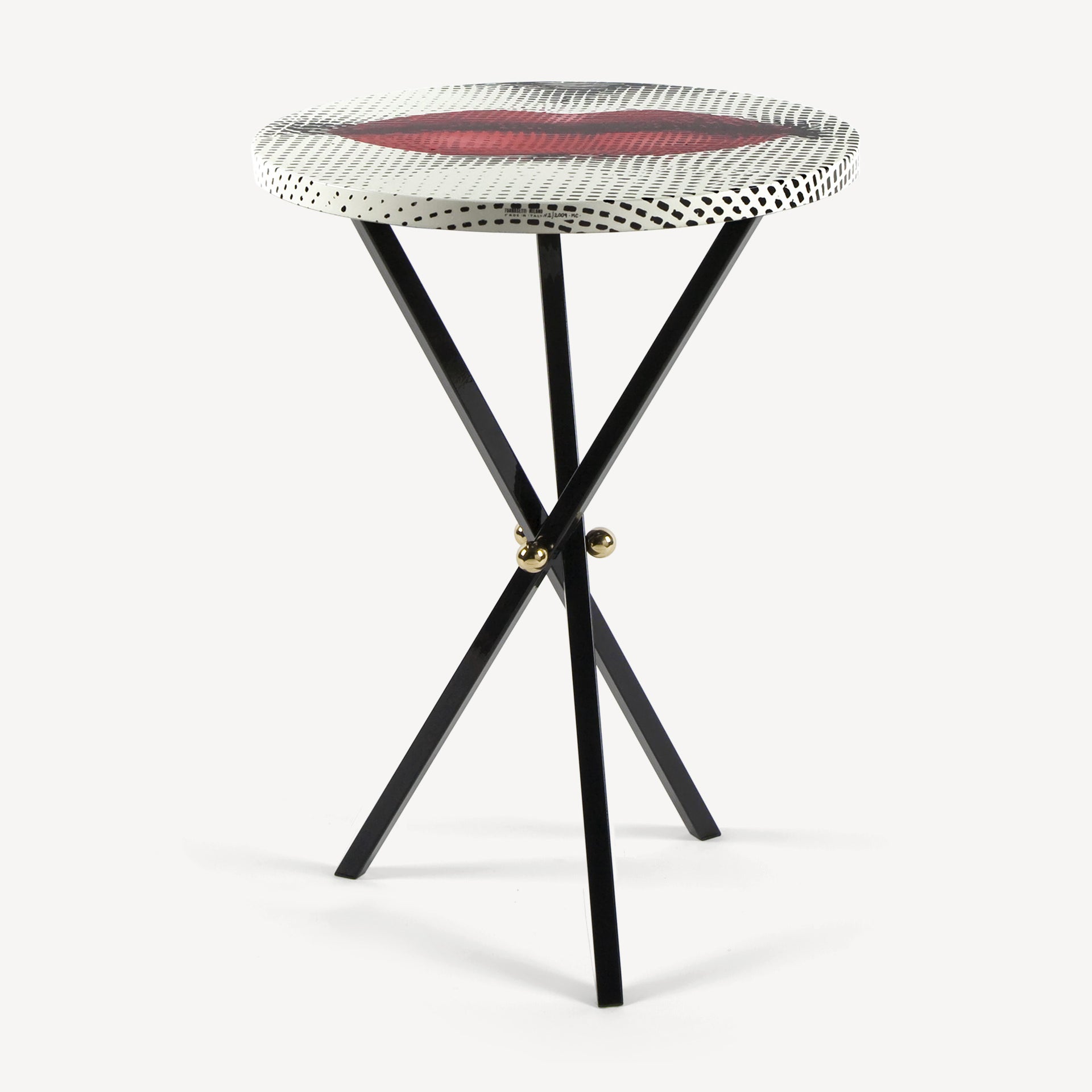 fornasetti-bocca-couchtisch-holz-mund-motiv image 1