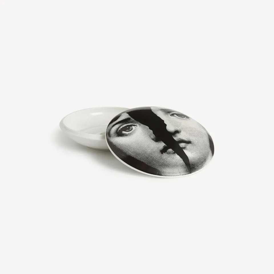 fornasetti-tema-e-variazioni-n-10-dose-porzellan-rund image 1