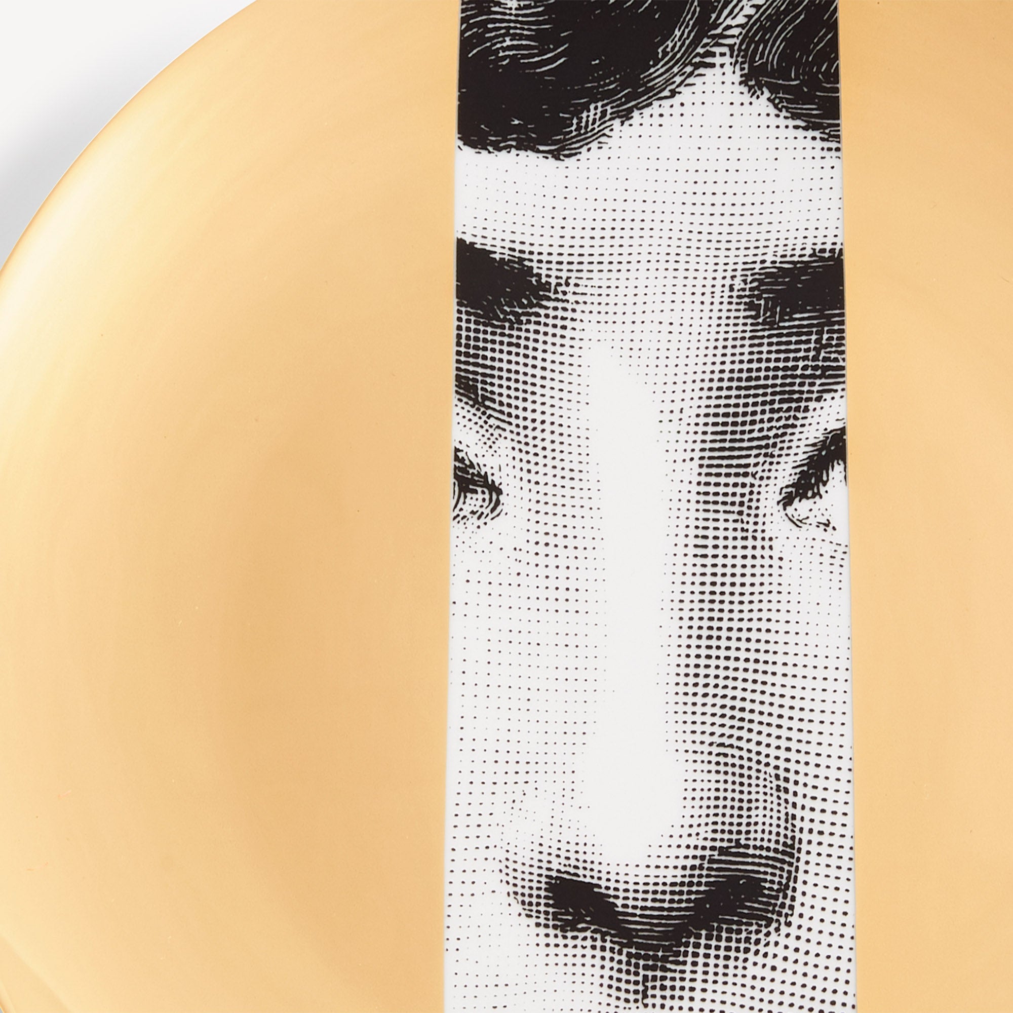 fornasetti-tema-e-variazioni-n-33-wandteller-gold-porzellan image 4