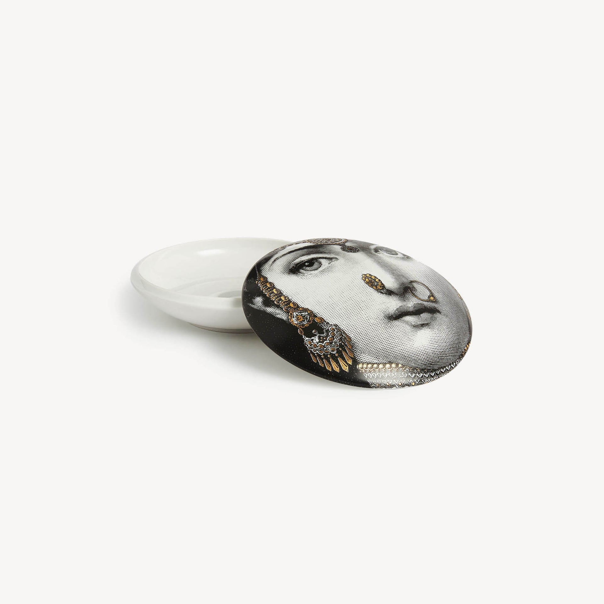fornasetti-tema-e-variazioni-n-228-dose-rund-porzellan-2 image 1