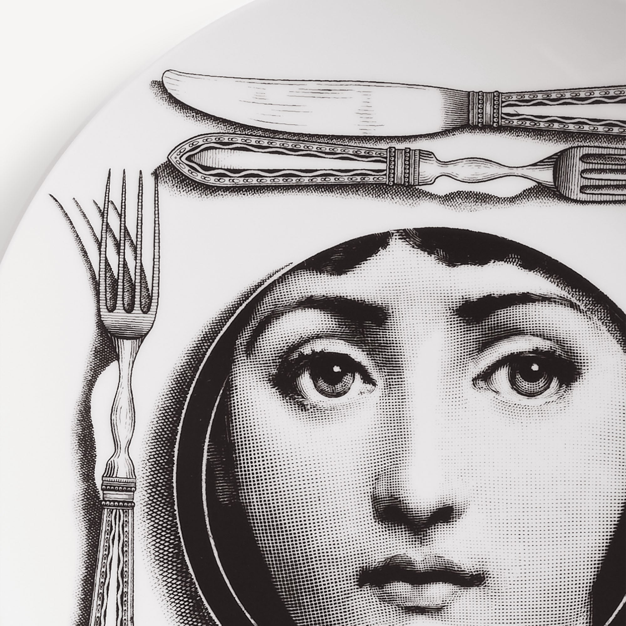 fornasetti-tema-e-variazioni-n-203-wandteller-porzellan-gesicht image 4
