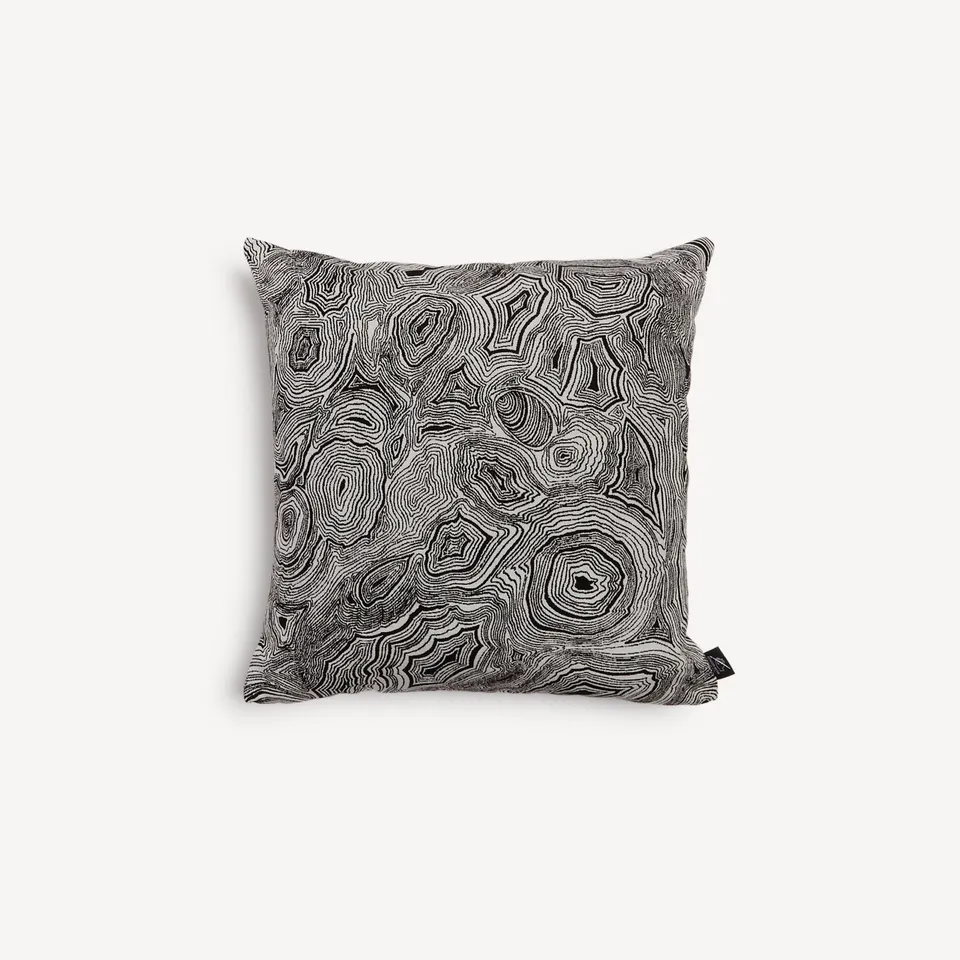atelier-fornasetti-malachite-outdoor-kissen-gr-n image 1