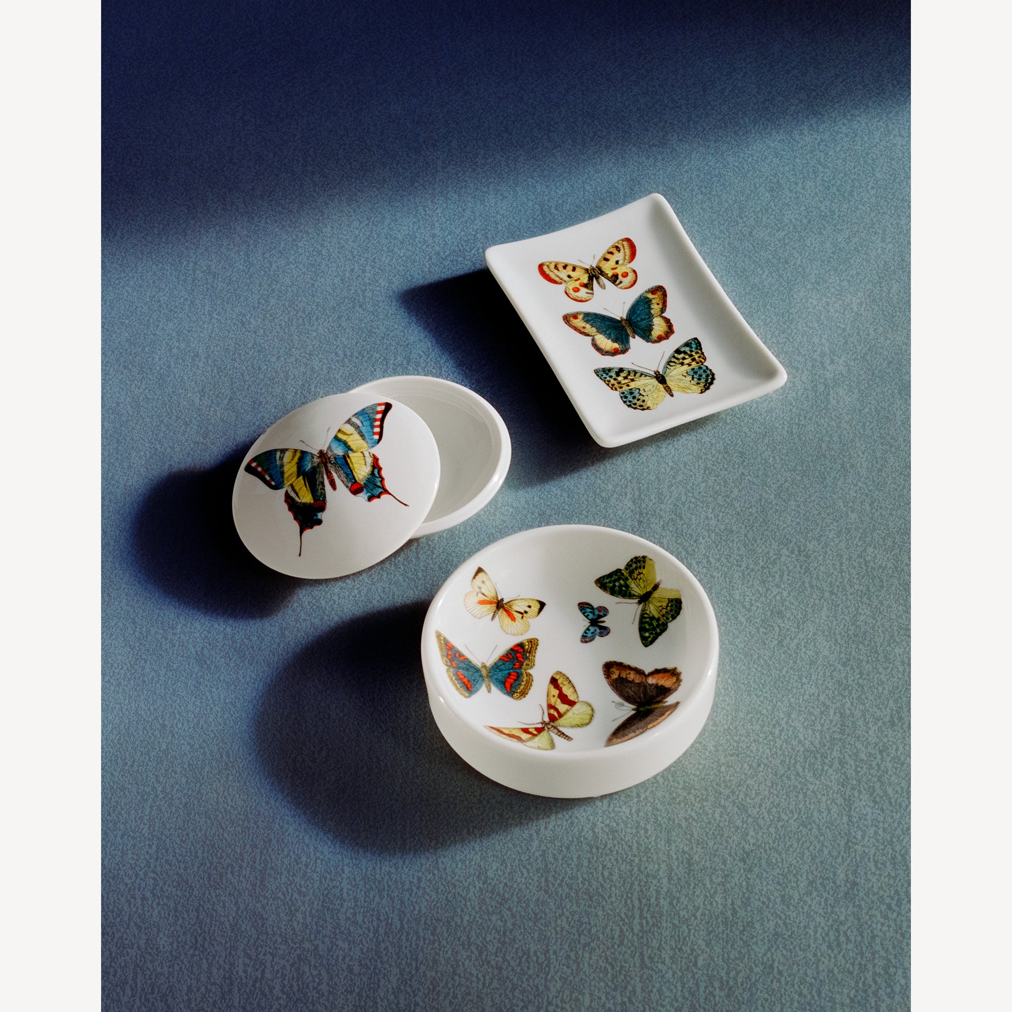 fornasetti-farfalle-aschenbecher-rund-porzellan-schmetterling image 5