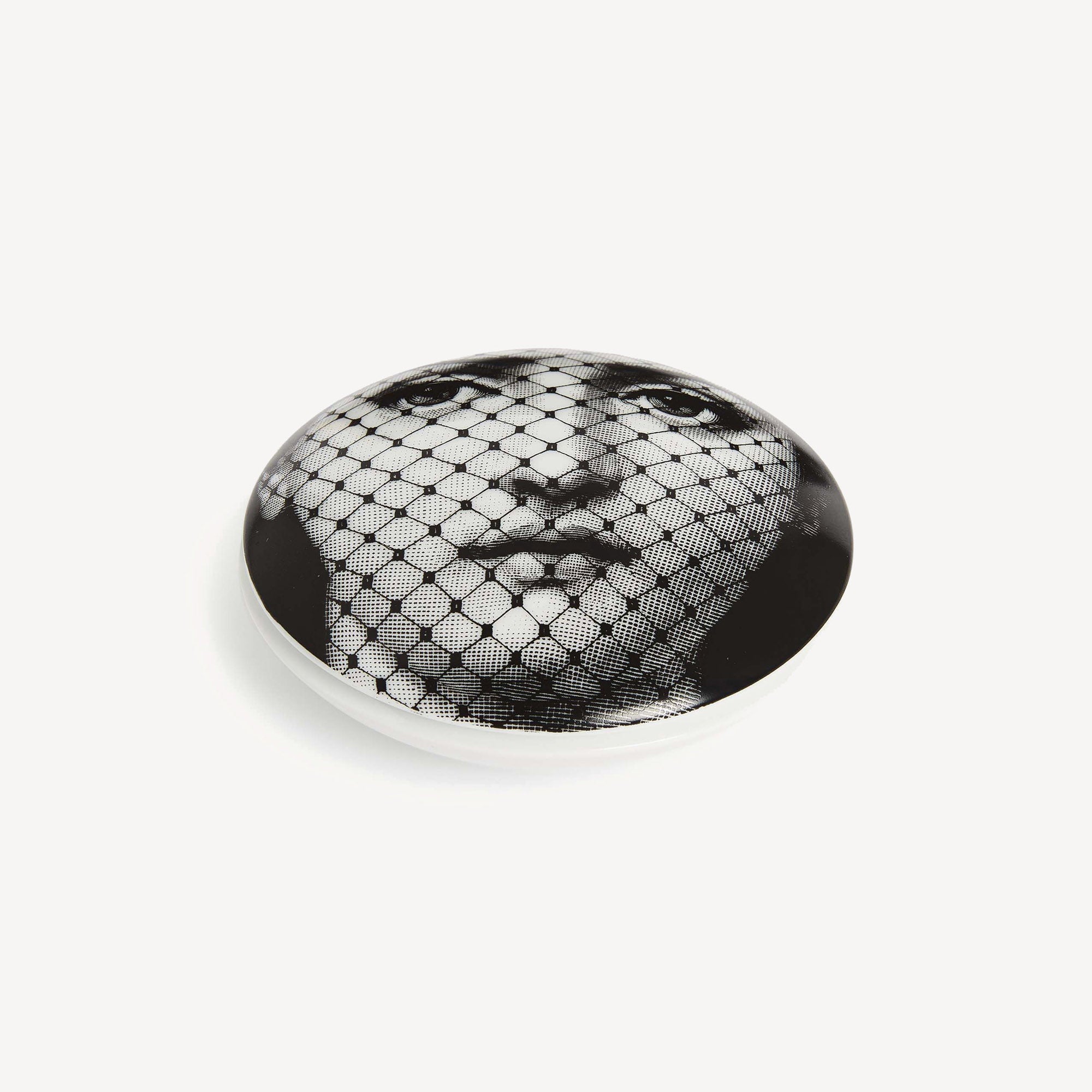 fornasetti-tema-e-variazioni-n-78-dose-porzellan-rund image 2