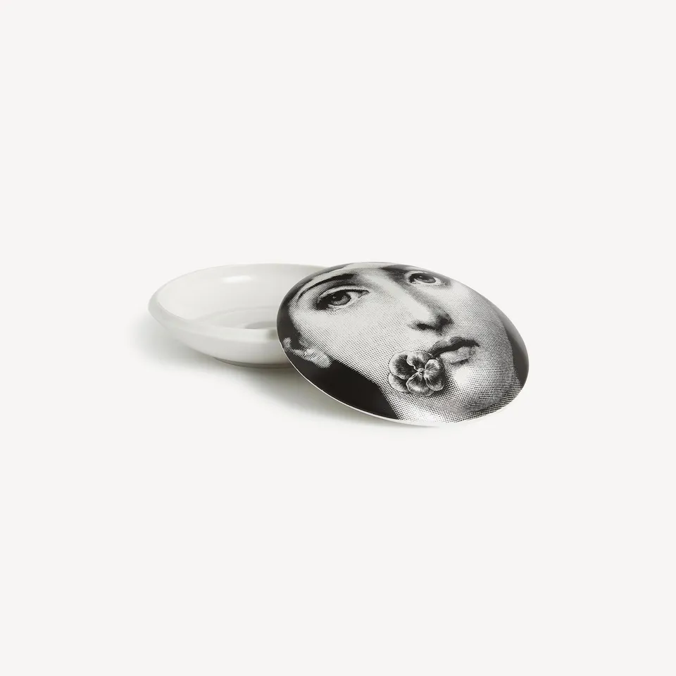 atelier-fornasetti-tema-e-variazioni-n-137-dose-rund-porzellan-2 image 1