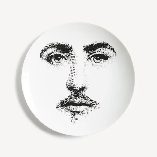 fornasetti-tema-e-variazioni-wandteller-n-366-gesicht image 1