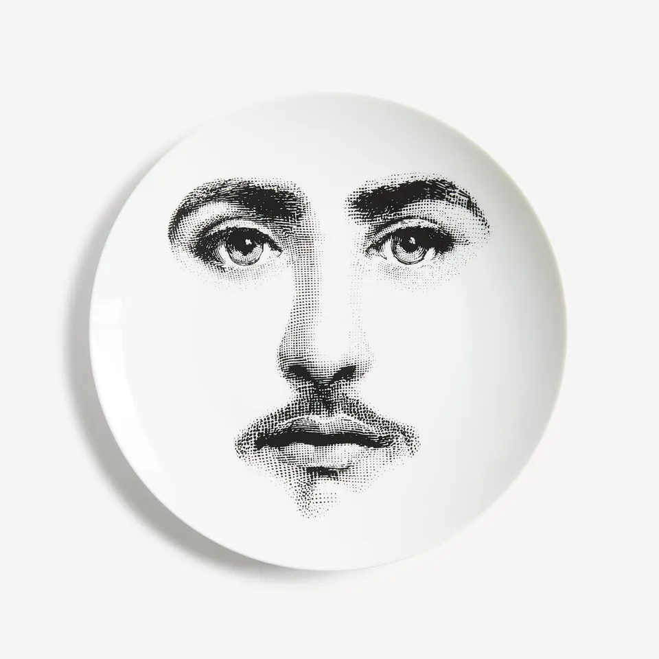 fornasetti-tema-e-variazioni-wandteller-n-366-gesicht image 1