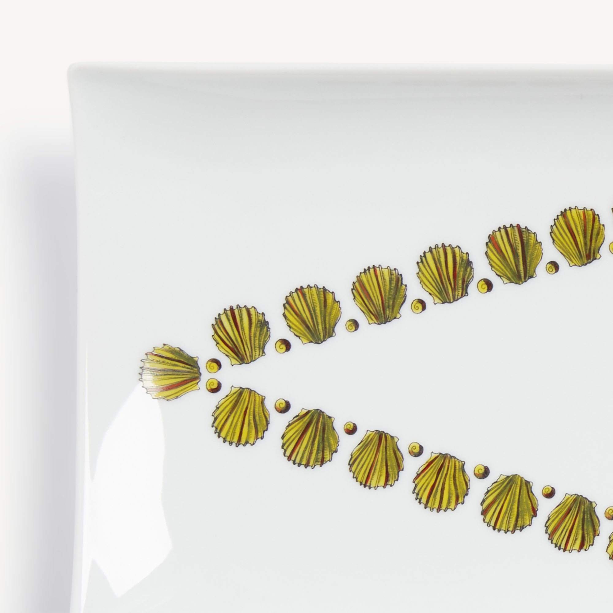fornasetti-giro-di-conchiglie-tablett-porzellan-rechteckig image 4
