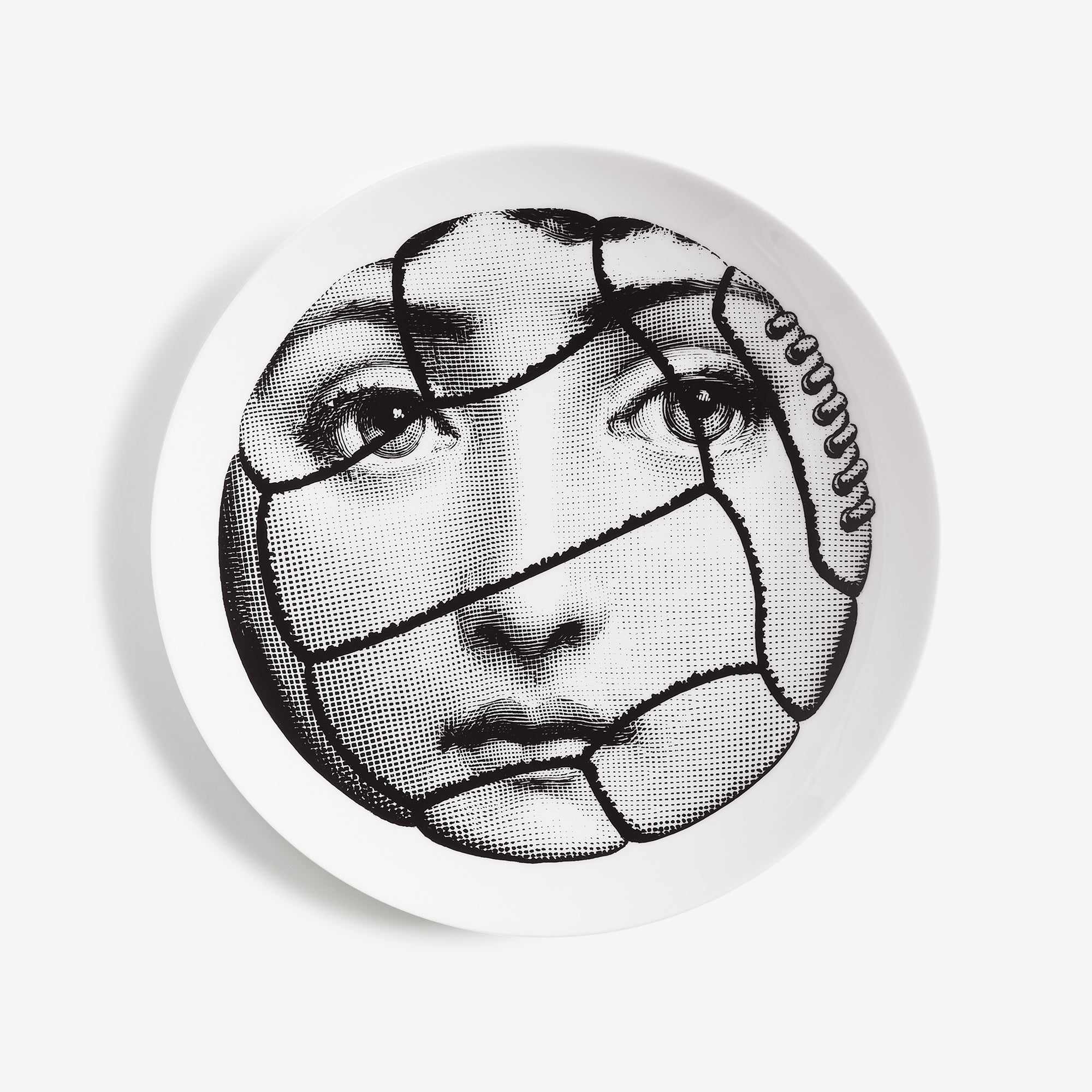 fornasetti-tema-e-variazioni-n-117-wandteller-porzellan-gesicht image 1