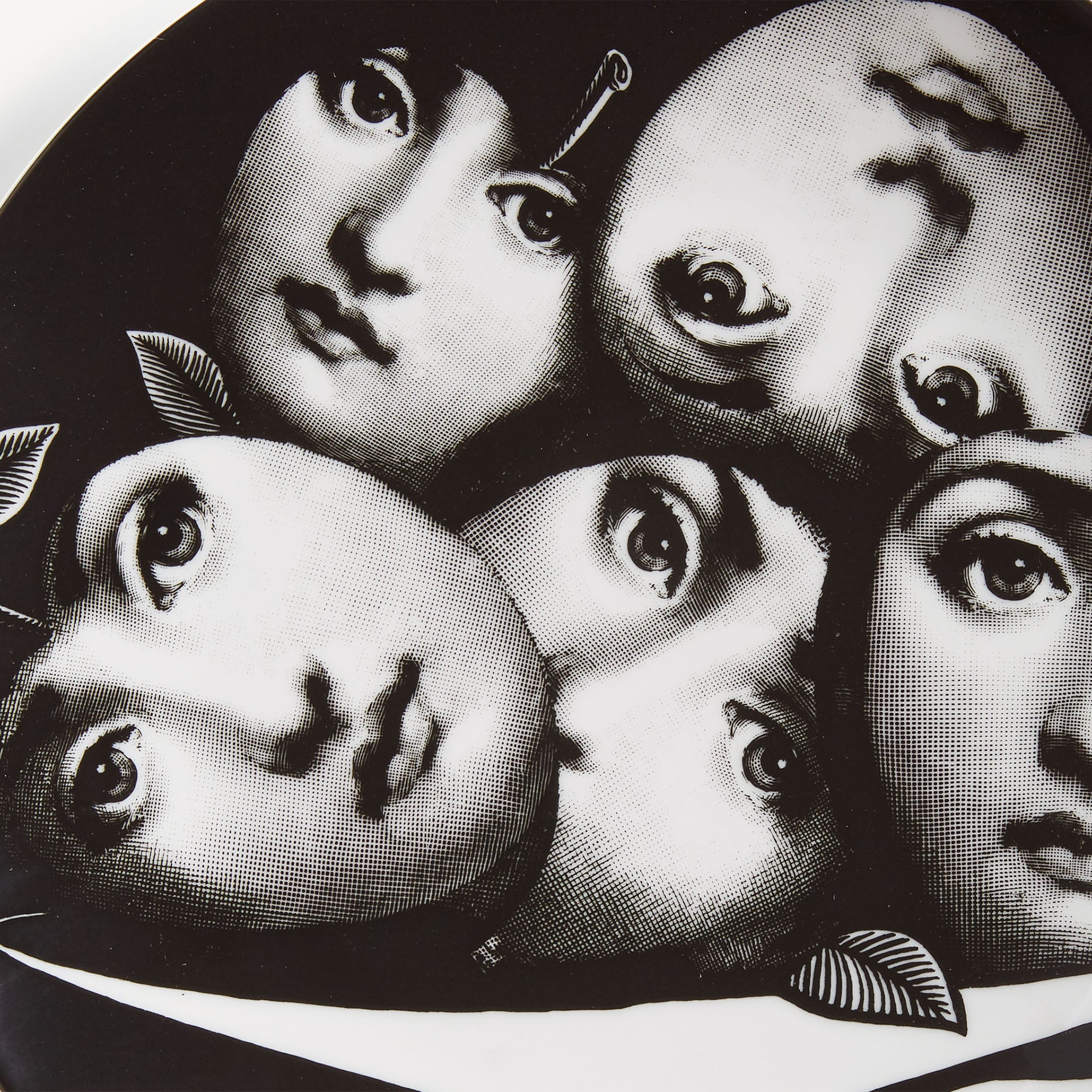 atelier-fornasetti-tema-e-variazioni-n-104-wandteller-porzellan image 4