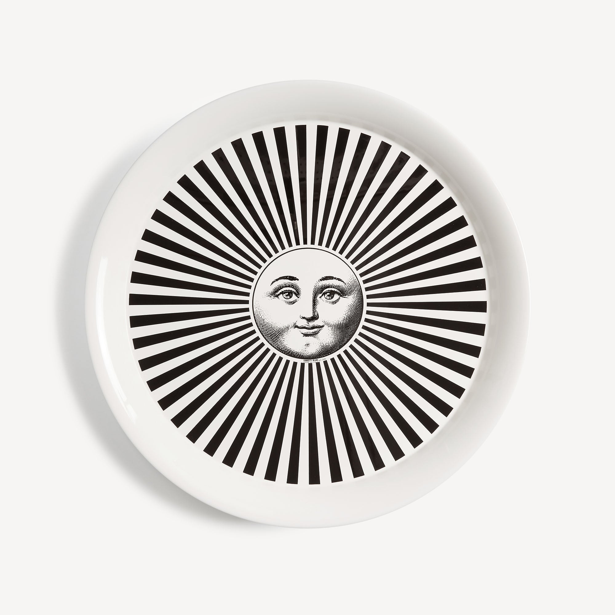 atelier-fornasetti-sole-raggiante-tablett-rund-sonnenmotiv image 1