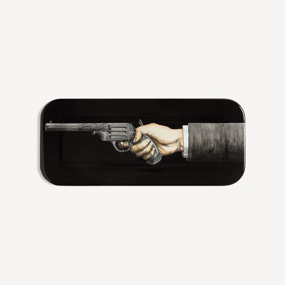 fornasetti-braccio-con-pistola-tablett-siebdruck-lackiert image 1