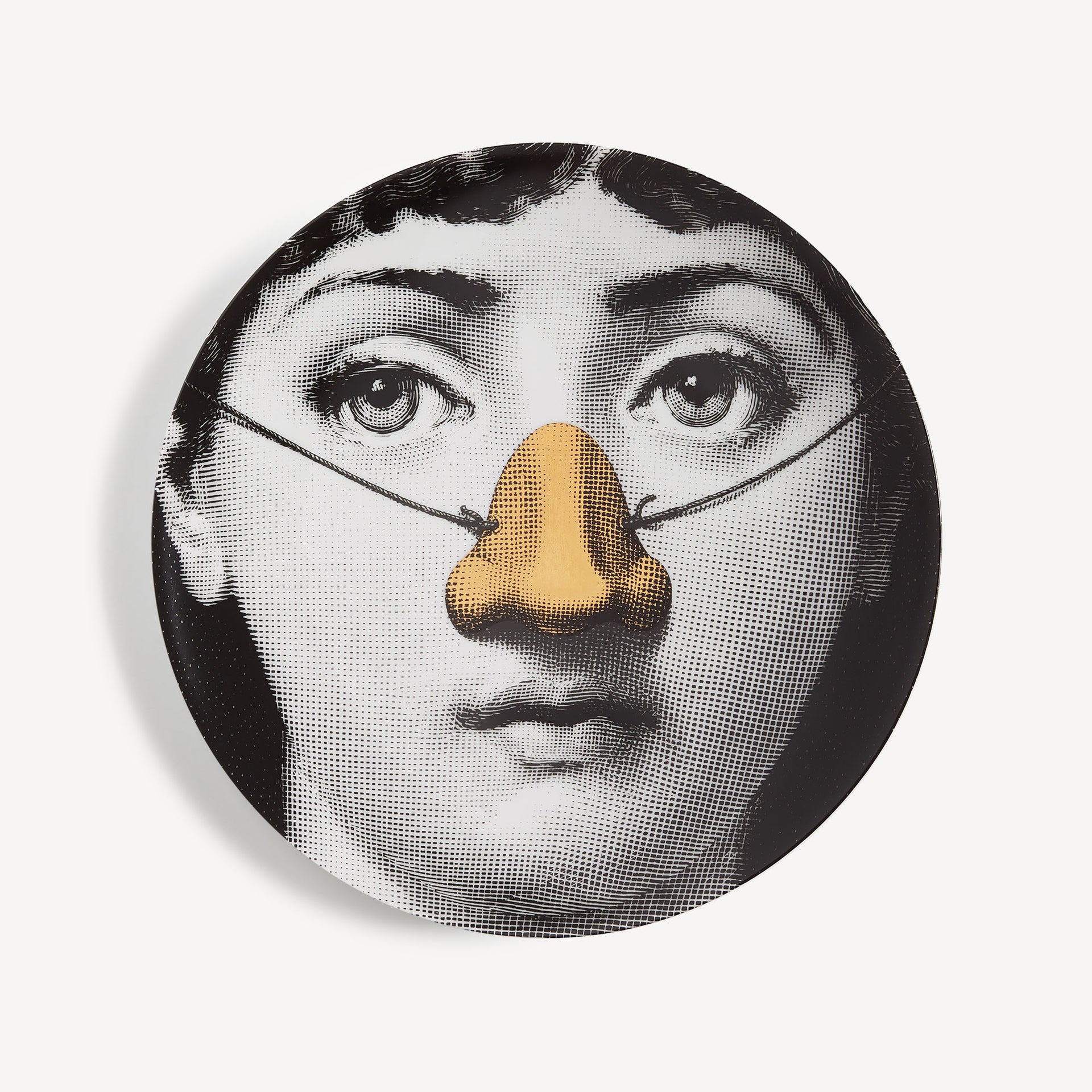 fornasetti-tema-variazioni-n-140-wandteller-porzellan-gold-lina-cavalieri image 1