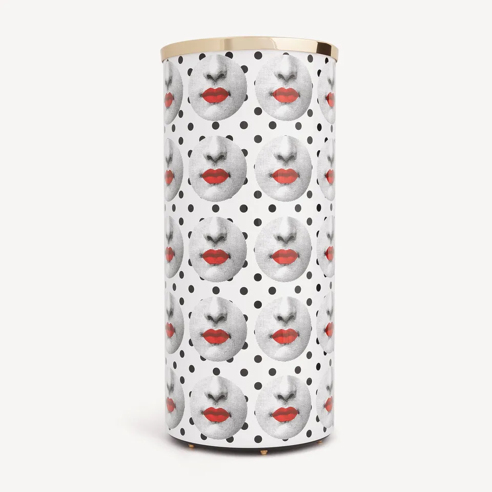 fornasetti-comme-des-forn-schirmst-nder-lippen-rot-metall image 1