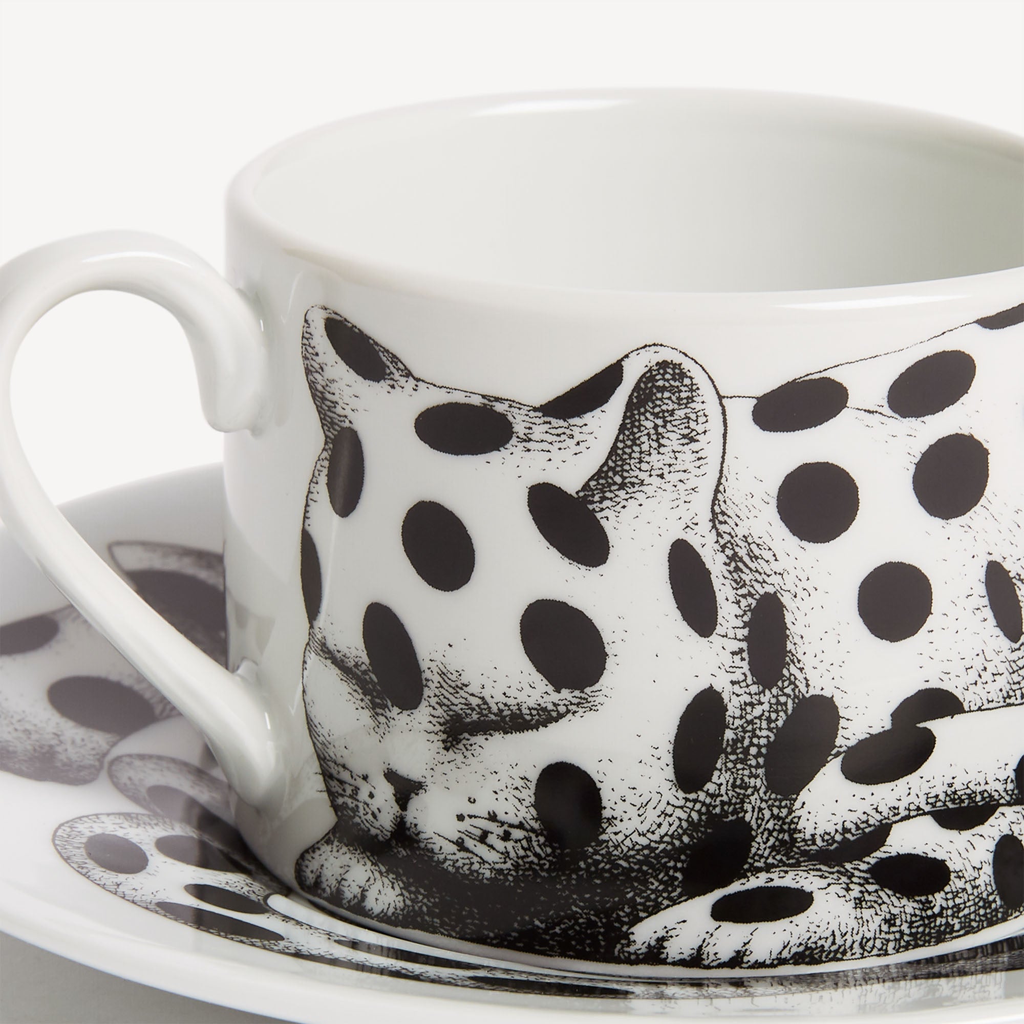 atelier-fornasetti-high-fidelity-pois-teetasse-katze-punkte image 3