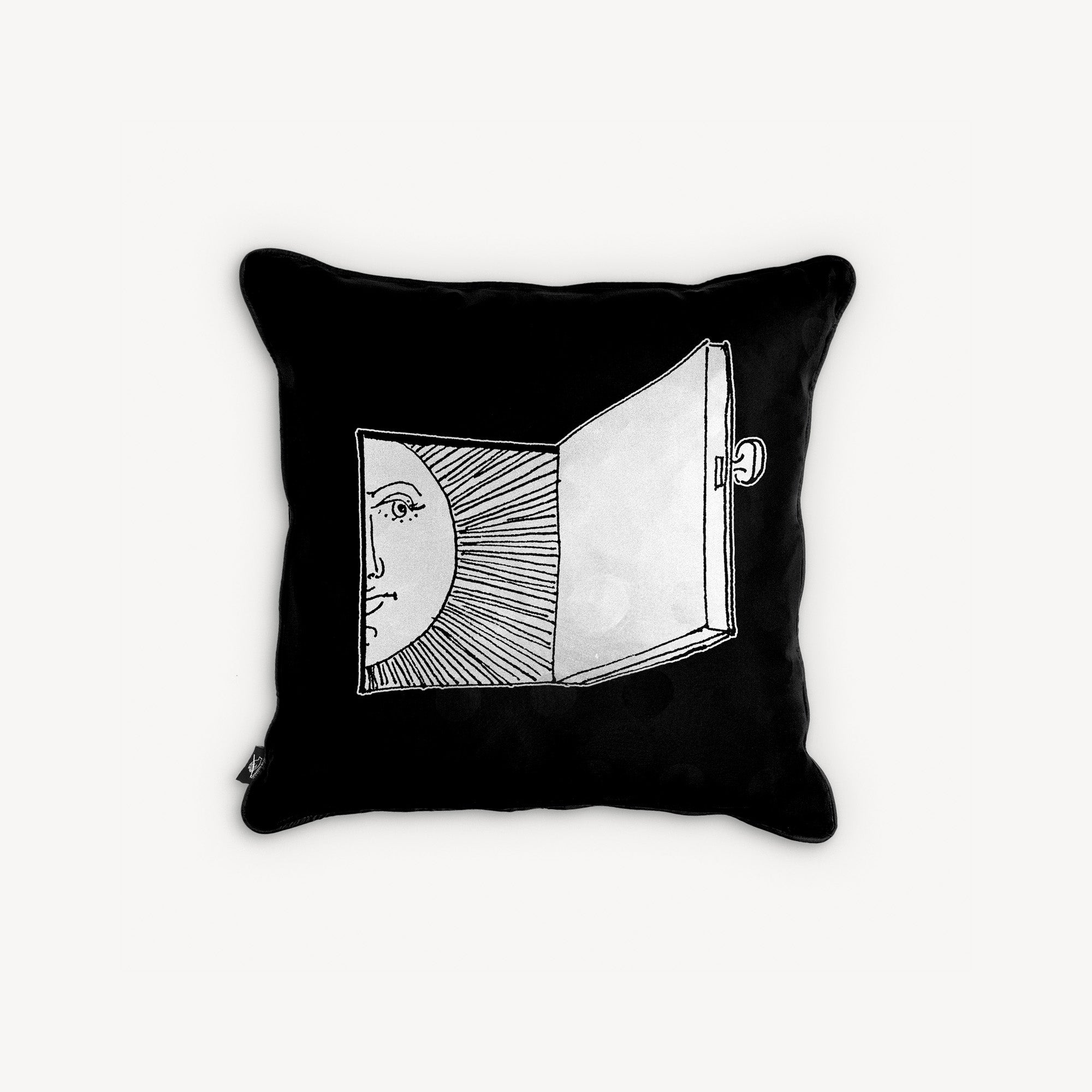 atelier-fornasetti-solingo-kissen-seide-sonnenmotiv image 2