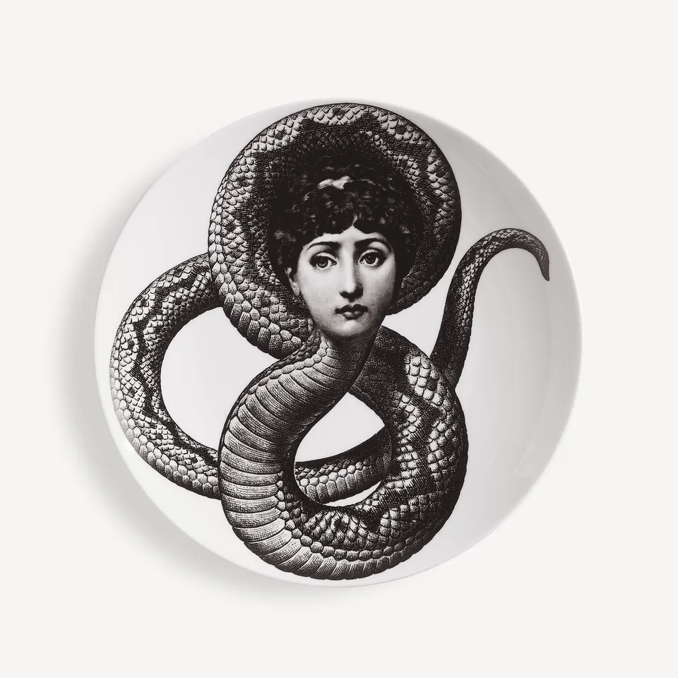atelier-fornasetti-tema-n-198-wandteller-porzellan-gesicht image 1