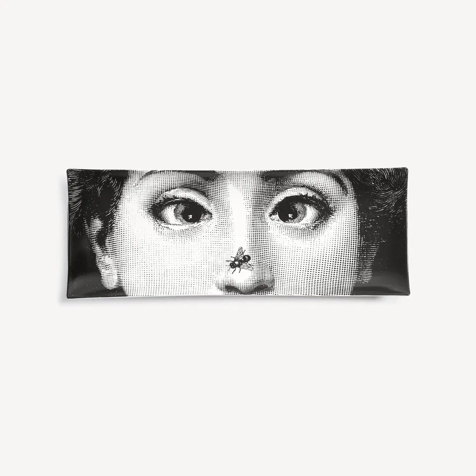 fornasetti-tema-e-variazioni-tablett-n-363-porzellan-gesicht image 1