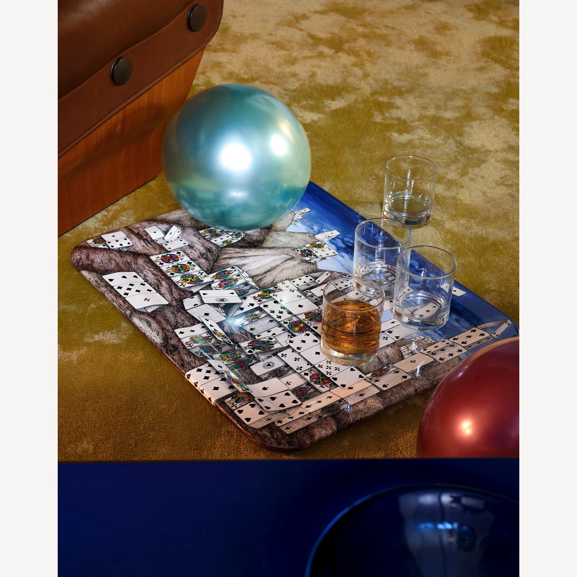 atelier-fornasetti-citt-di-carte-tablett-holz-serviertablett image 5