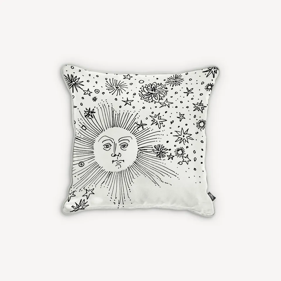 fornasetti-solamente-kissen-seide-sonnenmotiv-abziehbar image 1