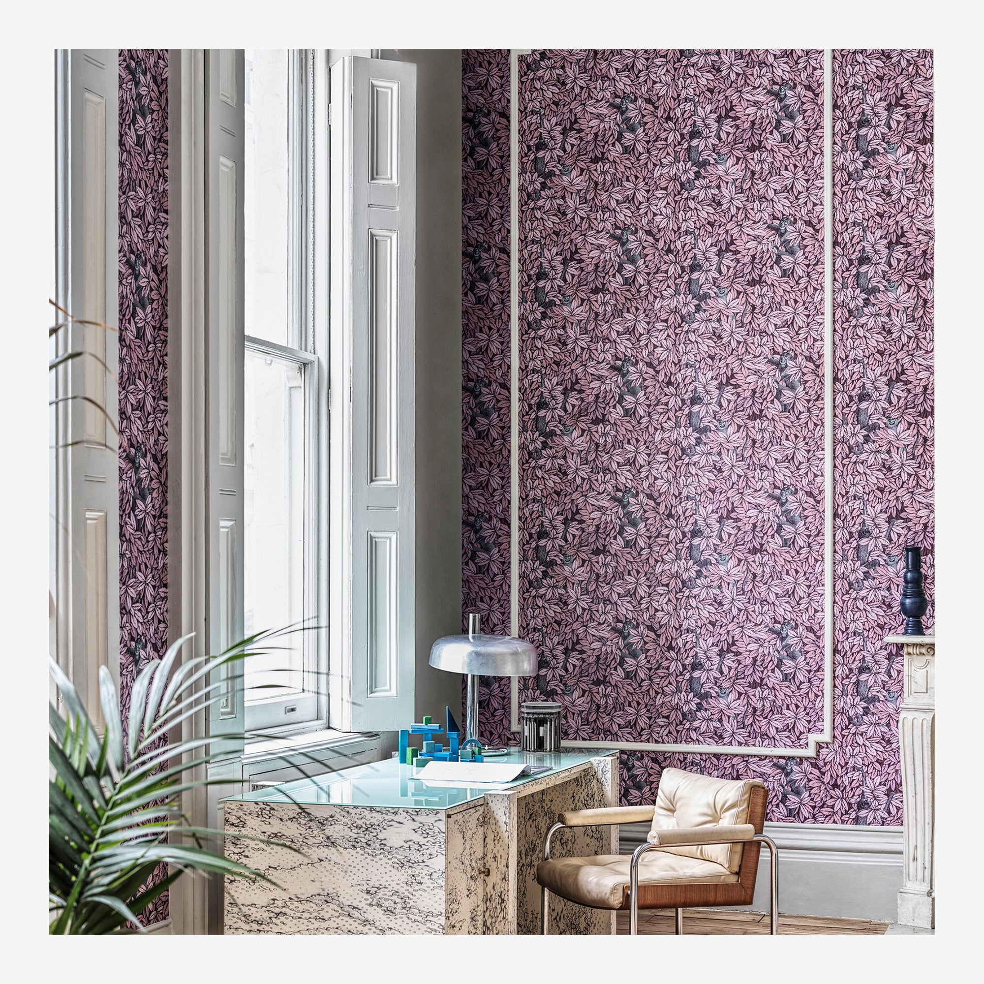 fornasetti-foglie-e-scimmie-tapete-olivgr-n-10-m image 3