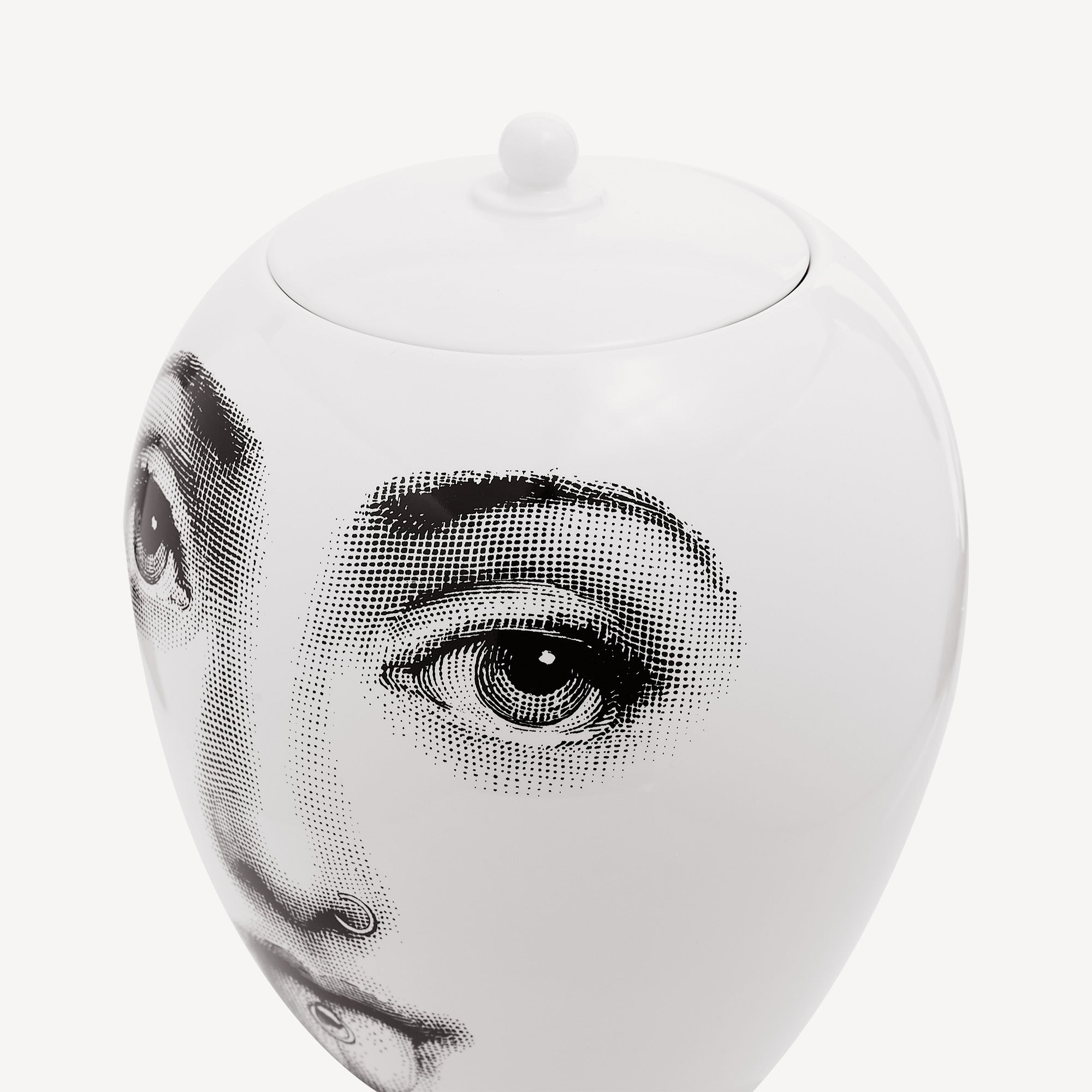 atelier-fornasetti-piercing-vase-keramik-gesichtsmotiv image 5