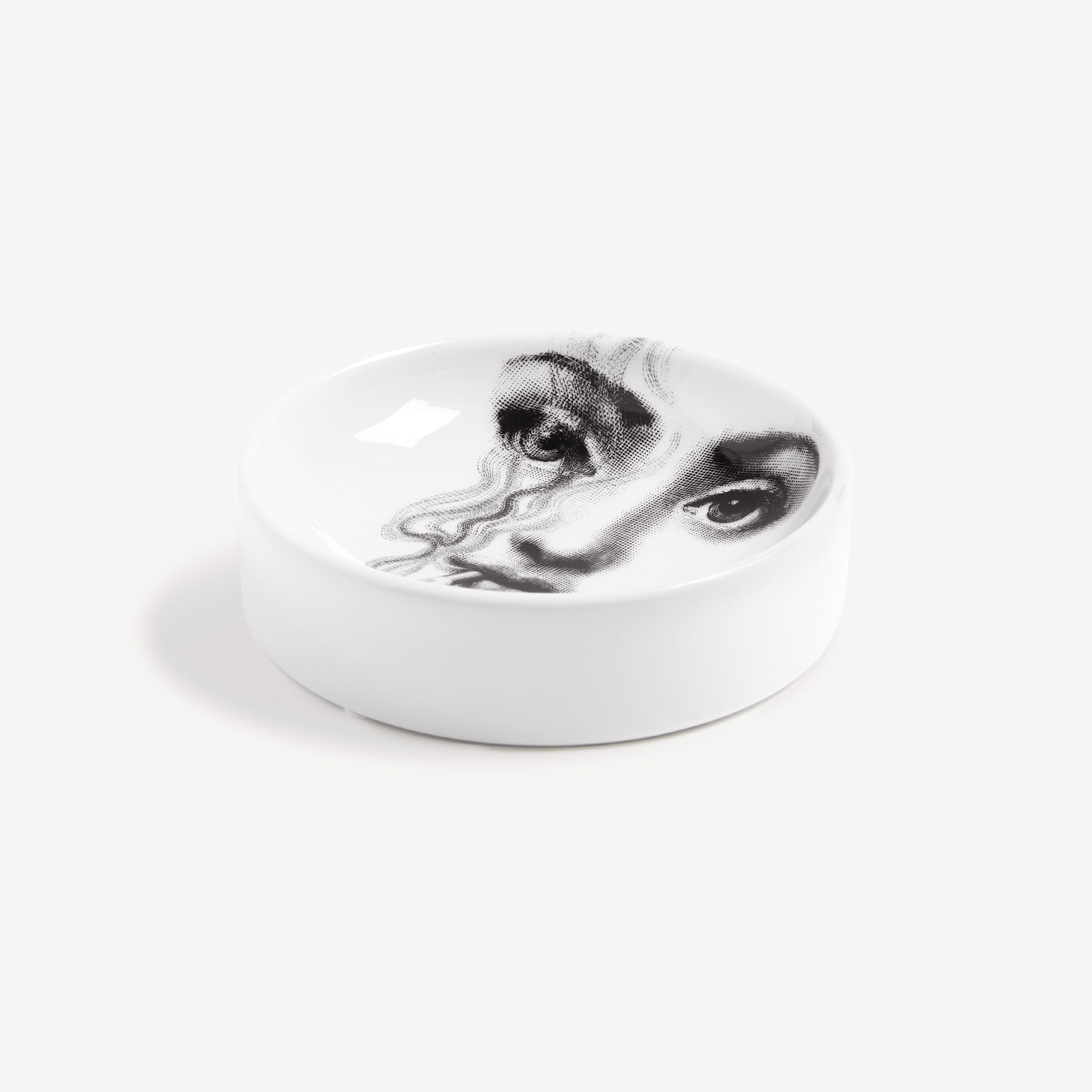 atelier-fornasetti-tema-e-variazioni-aschenbecher-n-81-porzellan image 2