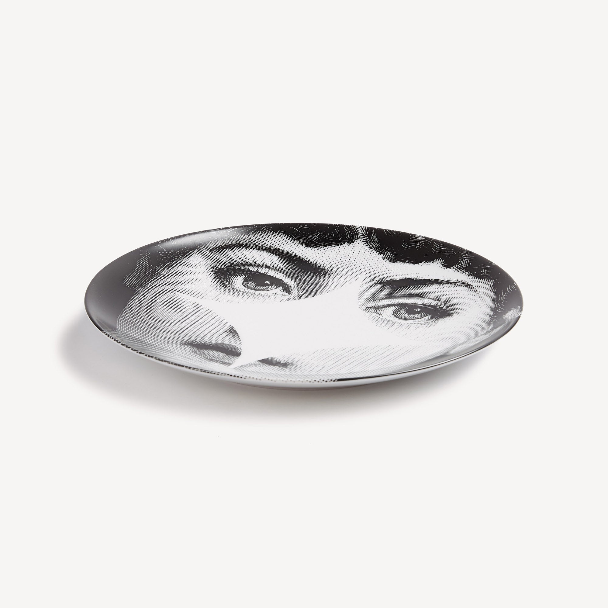 fornasetti-tema-e-variazioni-n-42-wandteller-porzellan-gesicht image 2