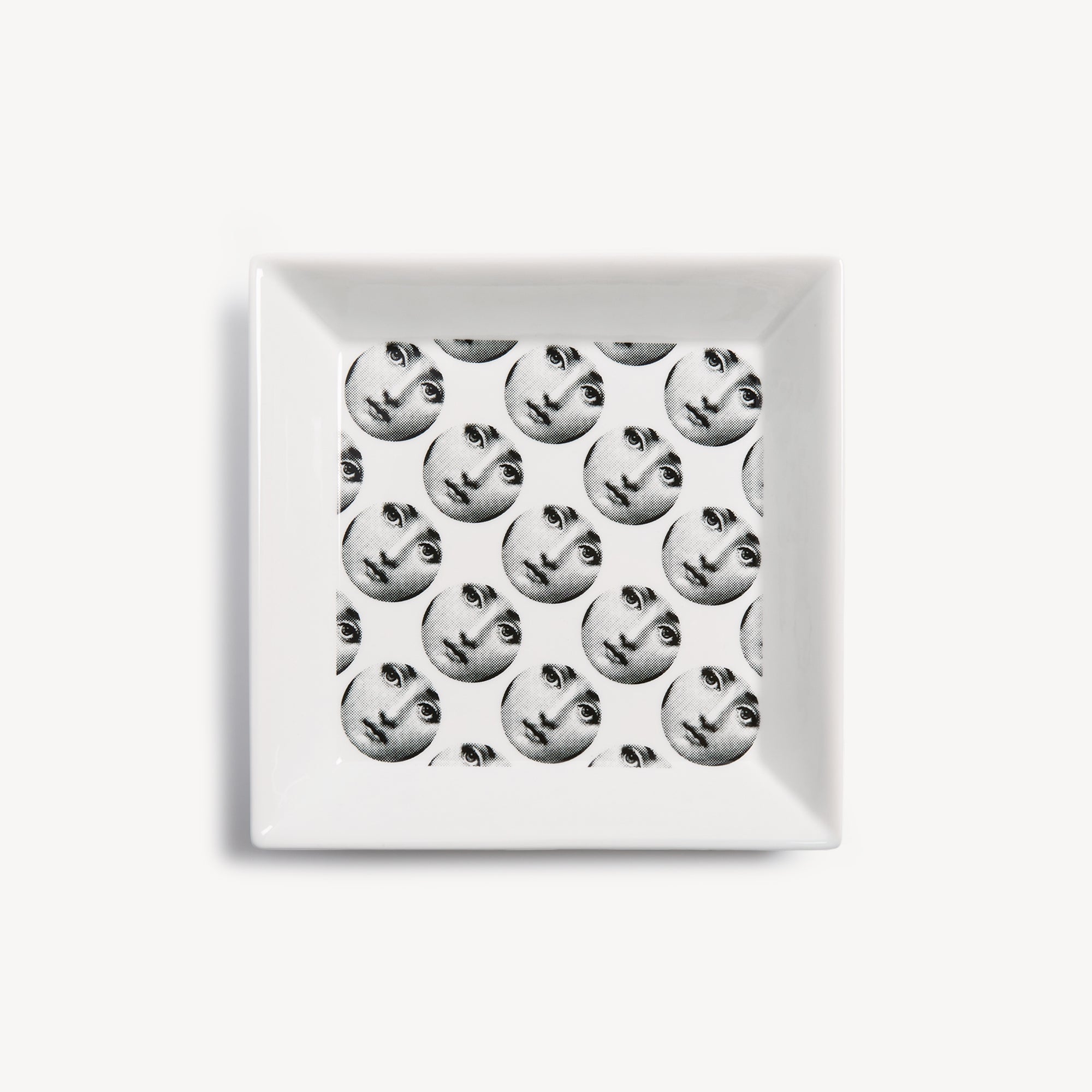 fornasetti-vide-poche-tema-e-variazioni-n-197-eckig image 1