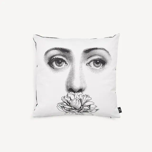 fornasetti-tema-e-variazioni-kissen-n-393-stoff image 1