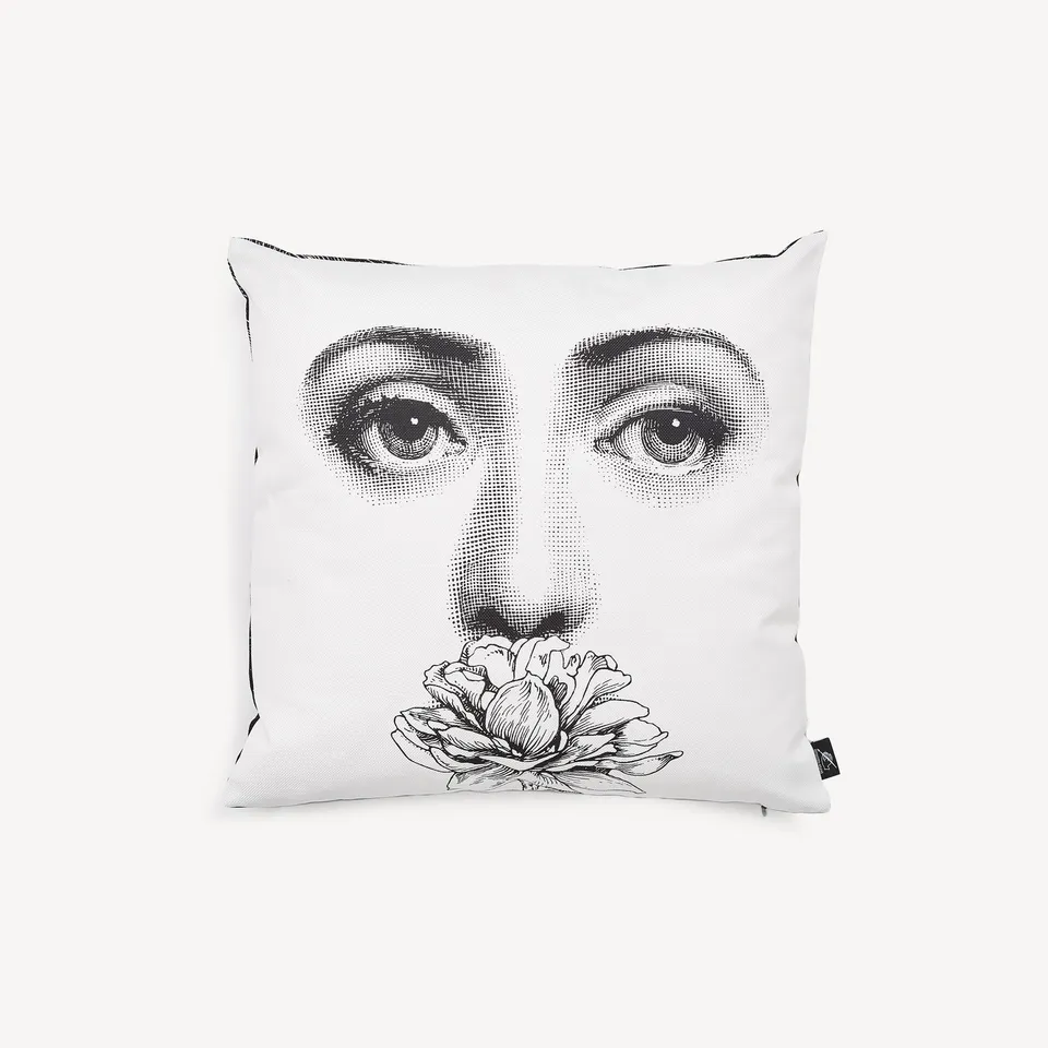 fornasetti-tema-e-variazioni-kissen-n-393-stoff image 1