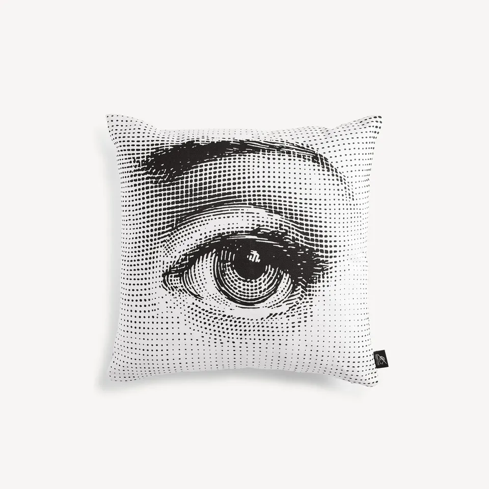 fornasetti-tema-e-variazioni-n-397-kissen-gesicht-2 image 1