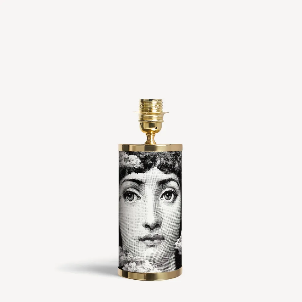fornasetti-tra-le-nuvole-nachttischlampe-wolkenmotiv image 1