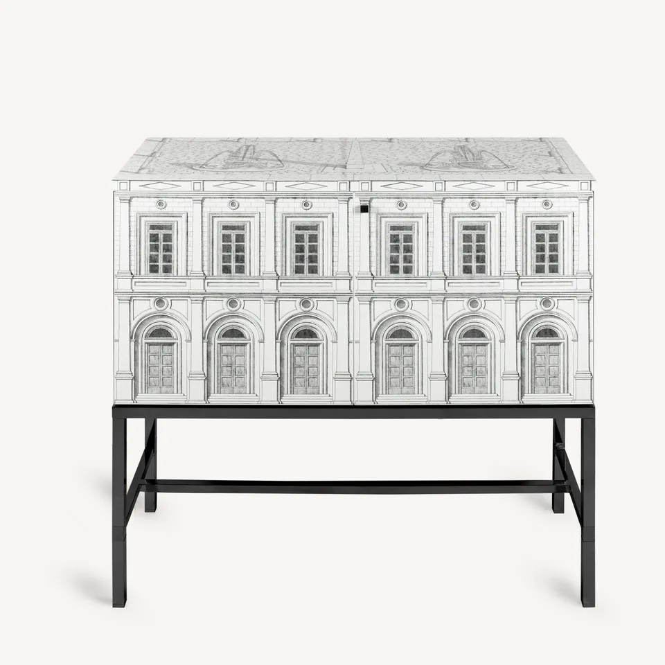 fornasetti-architettura-schrank-holz-handlackiert-glas image 1