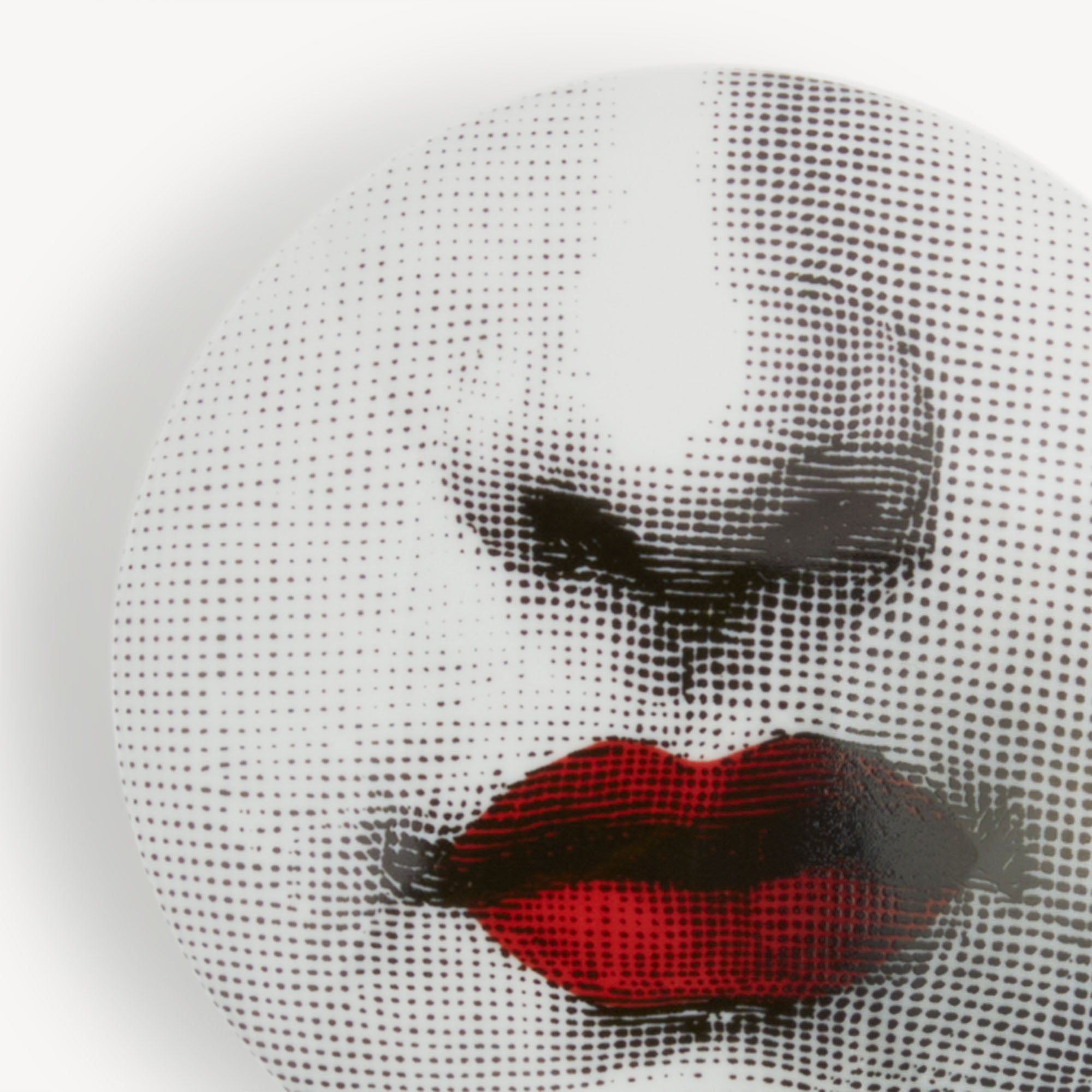 fornasetti-tema-e-variazioni-n-397-dose-red-lips-porzellan image 4