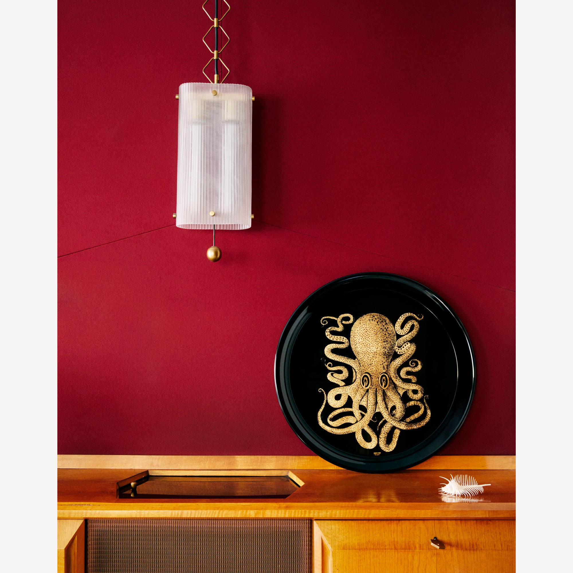 atelier-fornasetti-polipo-tablett-rund-oktopus-gold image 5