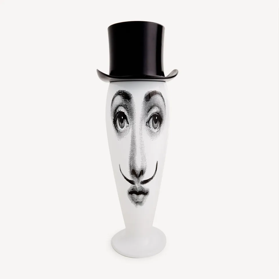 fornasetti-smilzo-moustache-vase-keramik-handdekoriert image 1