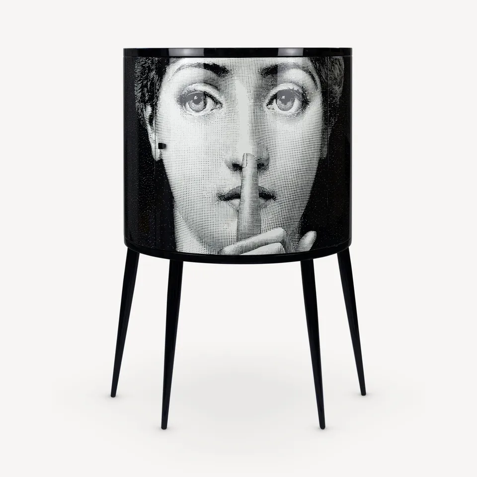 fornasetti-silenzio-konsole-holz-lina-cavalieri-gesicht image 1