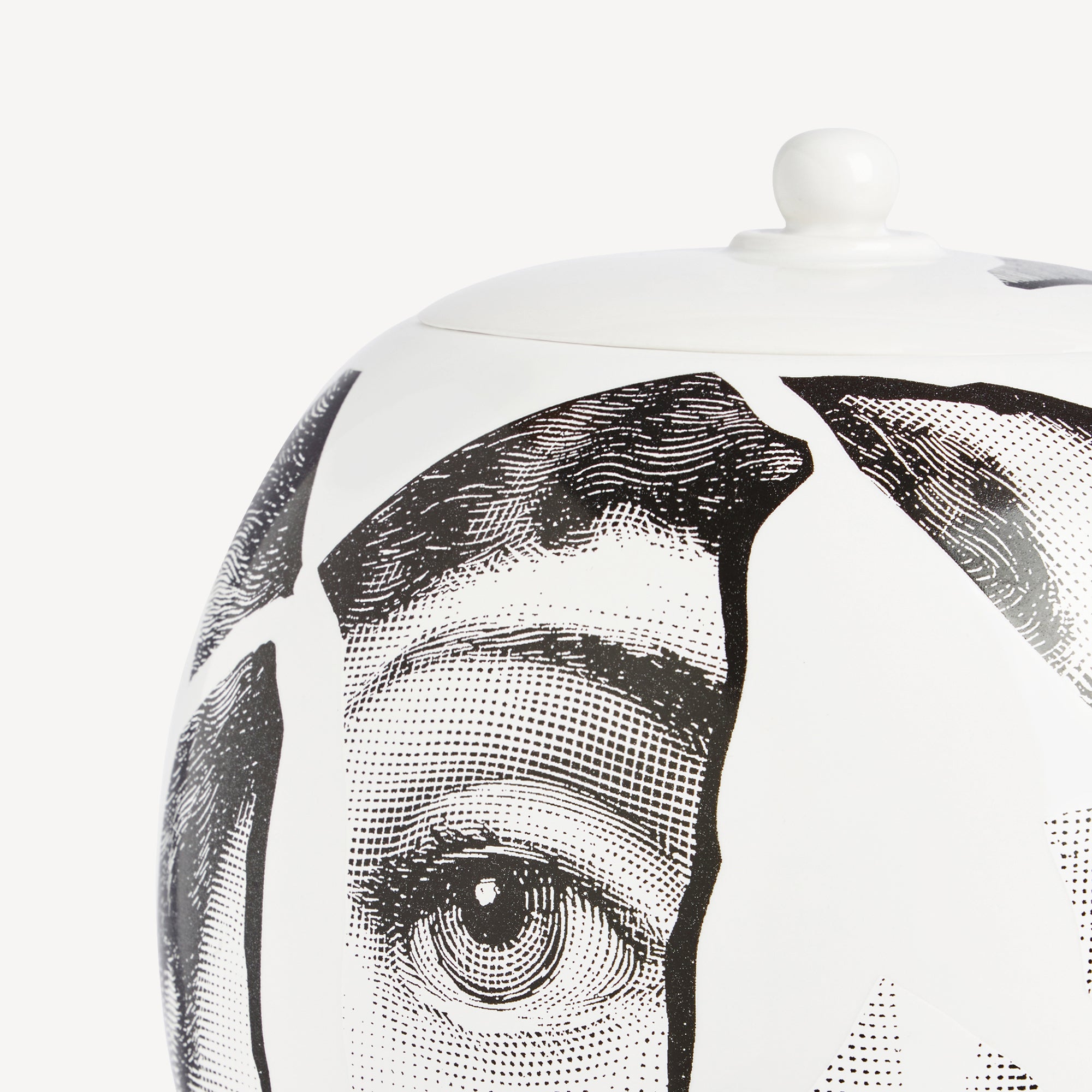 atelier-fornasetti-cocci-vase-keramik-schwarz-wei-limitiert image 5