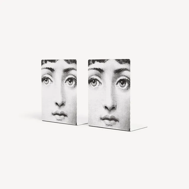 fornasetti-viso-buchstu-tzen-paar-gesicht-metall image 1