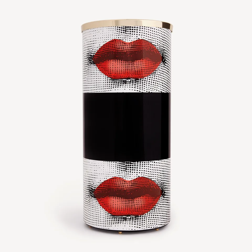 fornasetti-kiss-schirmst-nder-metall-lippen-messing image 1