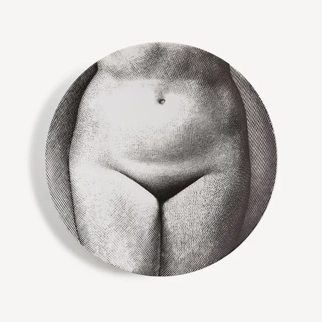 fornasetti-tema-e-variazioni-wandteller-n-305-porzellan-ohne-gesicht image 1