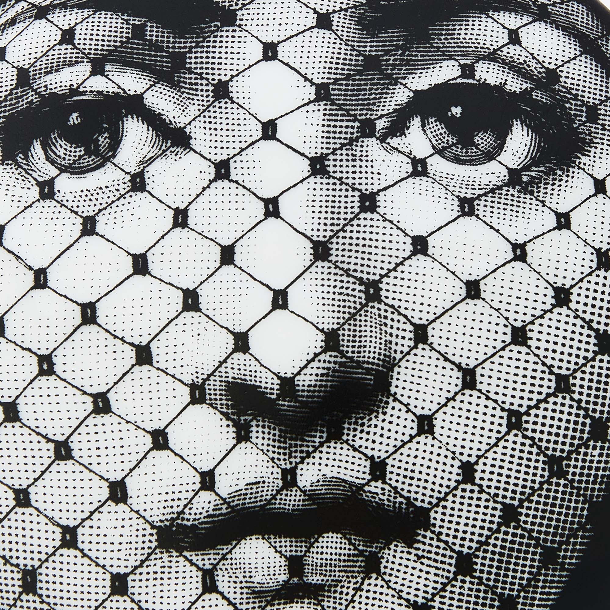 fornasetti-tema-e-variazioni-n-78-dose-porzellan-rund image 4